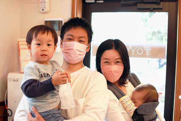 30代出産前後から会社員の女性と家族